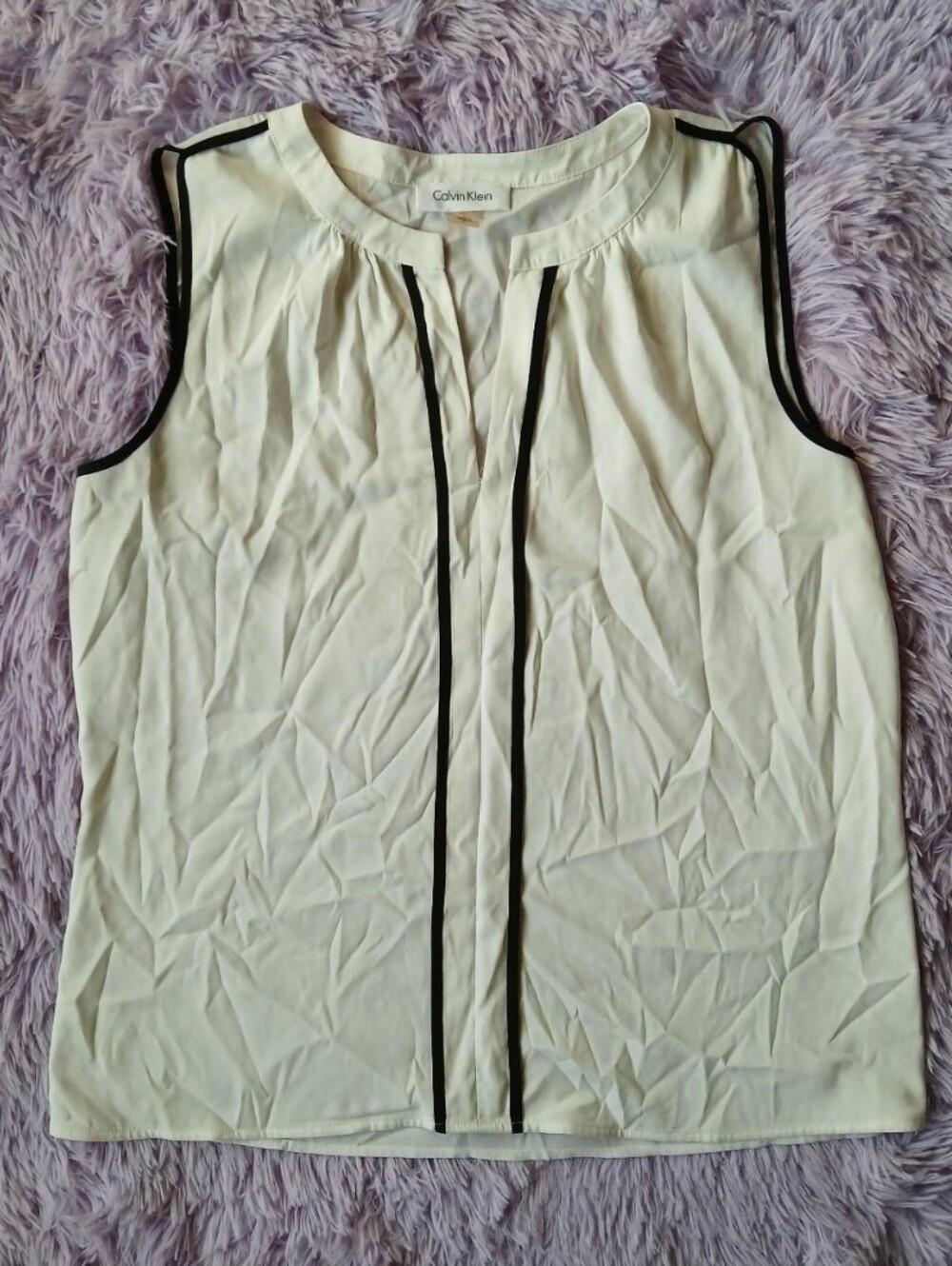 Calvin Klein Shirt Cream Sleeveless Camisole with Black Piping Womens Small